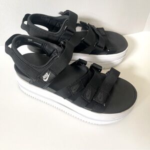 Nike Icon Classic Black White Chunky Sandals Platform Straps Lightweight Size 8